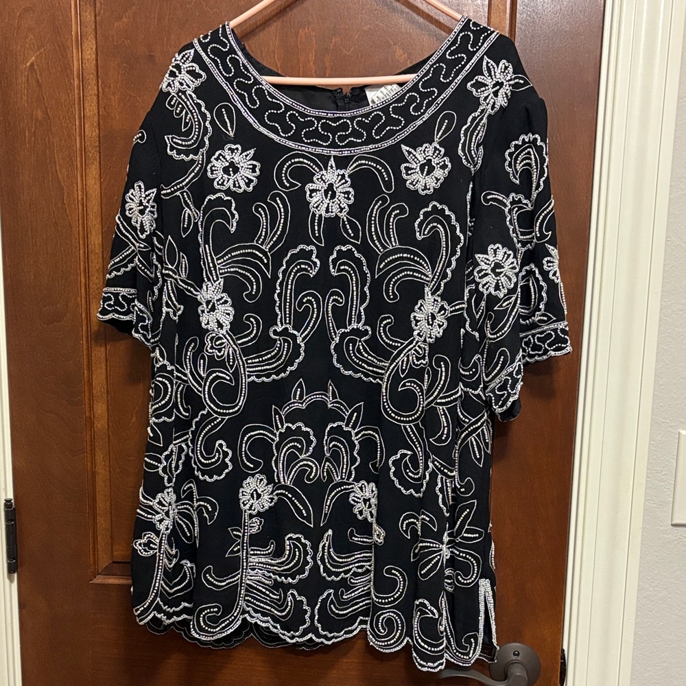 Roaman's Black and White Floral Embroidered Blouse